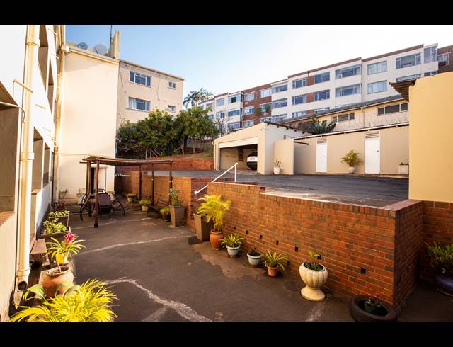 2.5 BEDROOM APARTMENT FOR SALE IN GLENWOOD